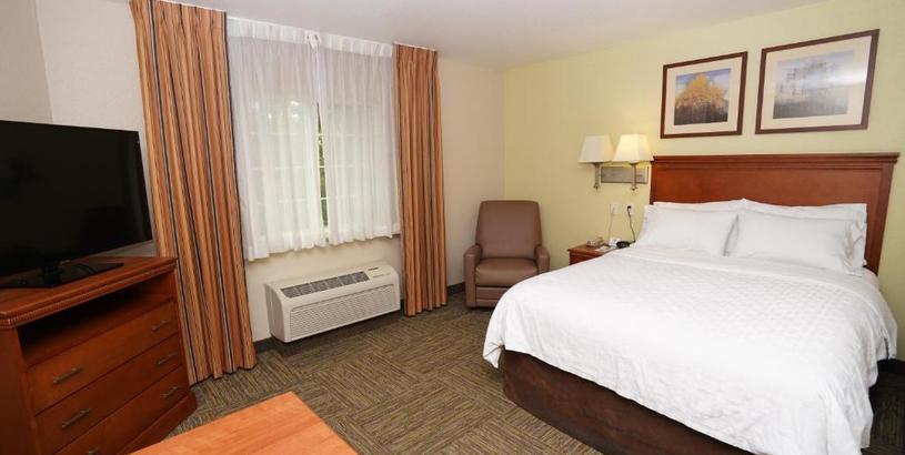 Hotel Candlewood Suites Boise - Towne Square, an IHG Hotel