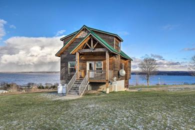Дом отдыха Cozy Cayuga Lake Cabin with Views Less Than 1 Mi to Wineries