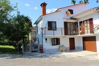 Apartments Apartments with a swimming pool Cepic, Central Istria - Sredisnja Istra - 15542
