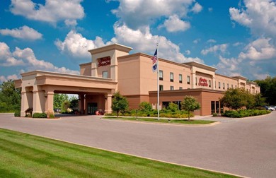 Отель Hampton Inn & Suites Grand Rapids-Airport 28th St