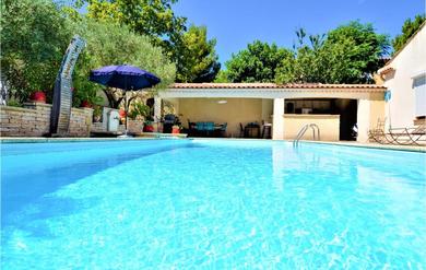 Awesome home in St-Saturnin-les-Avigno with WiFi and Outdoor swimming pool