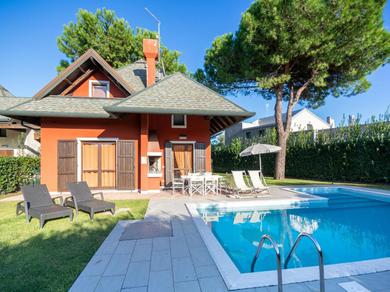 Villa Villa with nice private pool on Isola di Albarella