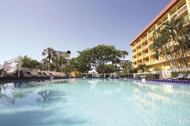 Отель La Quinta by Wyndham Coral Springs University Dr