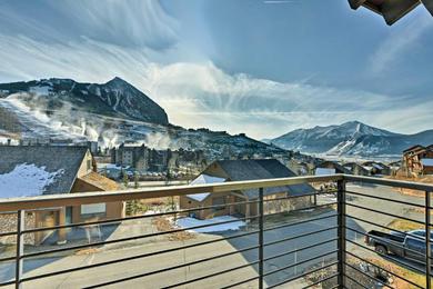 Holiday home Crested Butte Townhome with Views - Steps to Lifts!