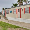 Дом отдыха Cozy Waterfront Port Isabel Cottage with Deck!