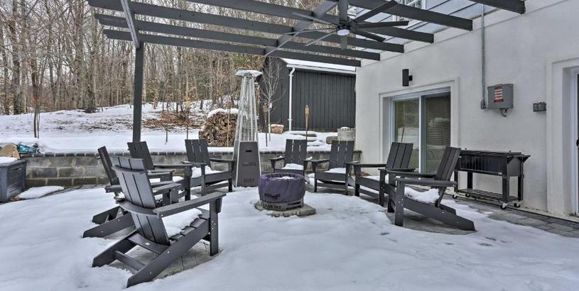 Дом отдыха Ellenville Home with Fire Pit and Game Room!