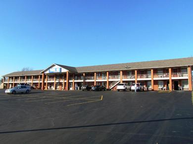 Motel Travel Inn & Suites
