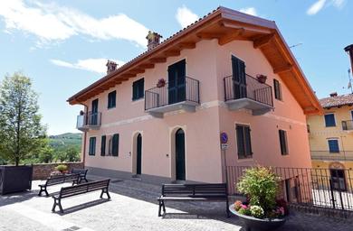 Apartments In Piazzetta holiday apartments, Barolo