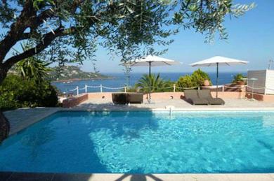 Вилла Villa de 4 chambres avec vue sur la mer piscine privee et jardin clos a Saint Raphael a 2 km de la plage