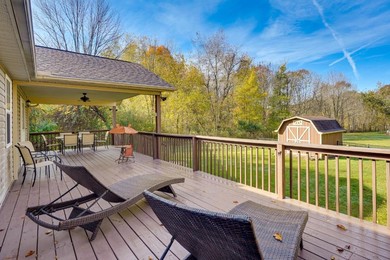 Hotel Charming Howard Getaway with Deck, 1 Mi to Lake!