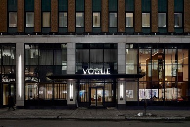 Отель Vogue Hotel Montreal Downtown, Curio Collection by Hilton