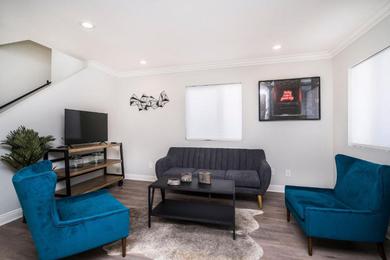 Apartments Stay Gia Chic Modern 3BR Townhome In Silver Lake/Echo Park D