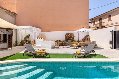 Holiday home Mallorca Town House with Pool Beaches 20 mints - a11154