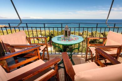 Дом отдыха Eros Pittoresque Retreats - Perfect location, Panoramic Seaview