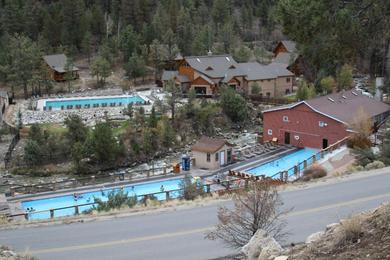 Курорт Mount Princeton Hot Springs Resort
