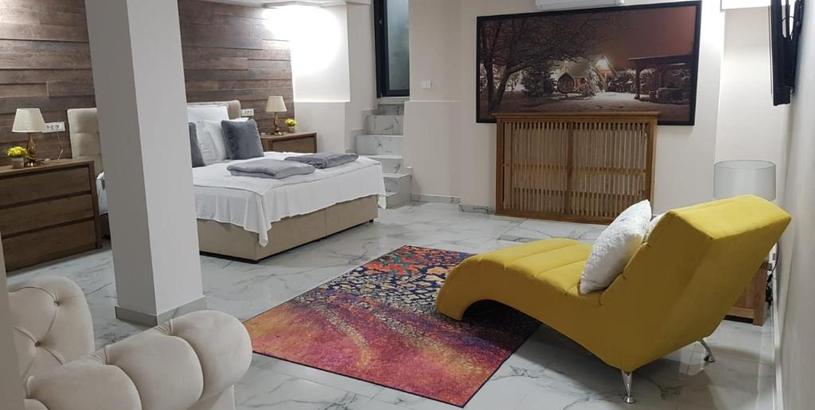 Apartments DISCREET ROOMS - ULTRACENTRAL - jacuzzi cu hidromasaj