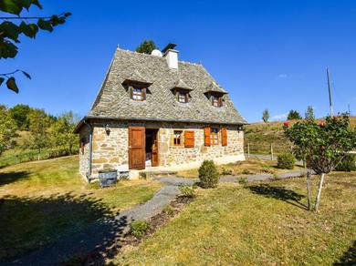 Holiday home Holiday Home in Auvergne with Roofed Garden and Terrace