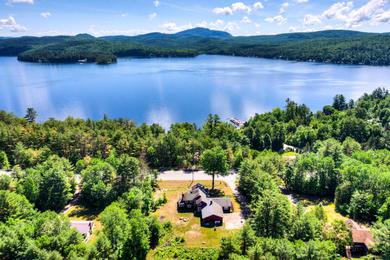 Holiday home Schroon Lake Farmhouse with Historic Charm!