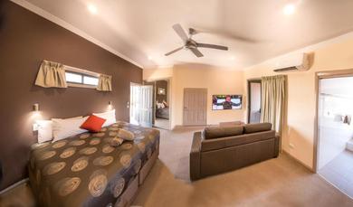 Отель Broken Hill Outback Resort