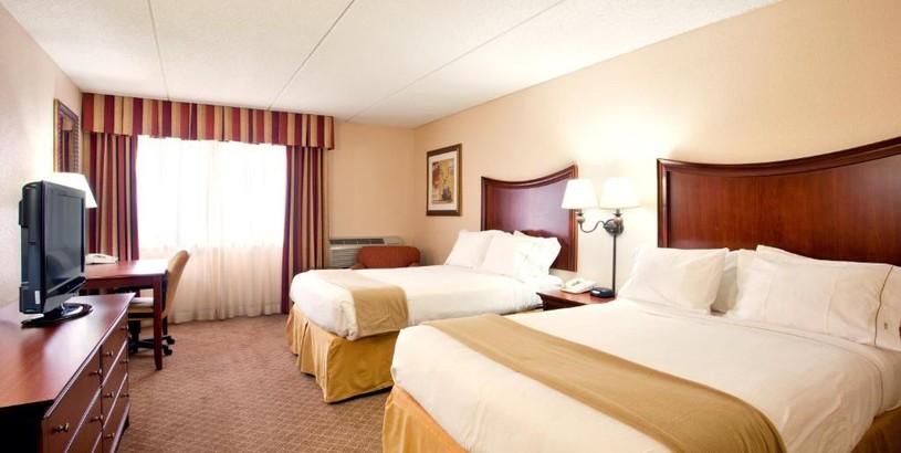 Отель Holiday Inn Express Milwaukee - West Medical Center, an IHG Hotel