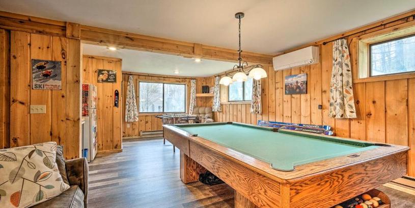 Дом отдыха Spacious Home Adjacent to Mt Snow with Game Room!