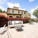 Holiday home Spacious Farmhouse in Peccioli with Roofed Terrace