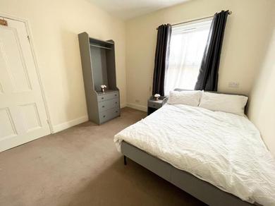 Apartments Homely one bed apt close to Hammersmith Station