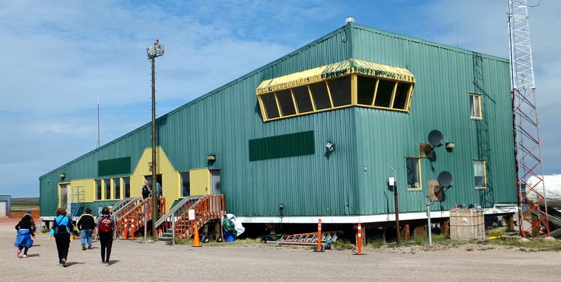Chesterfield Inlet Airport (YCS), Chesterfield Inlet, Canada