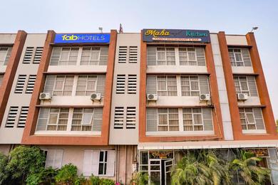 Hotel FabHotel Mahadev Residency