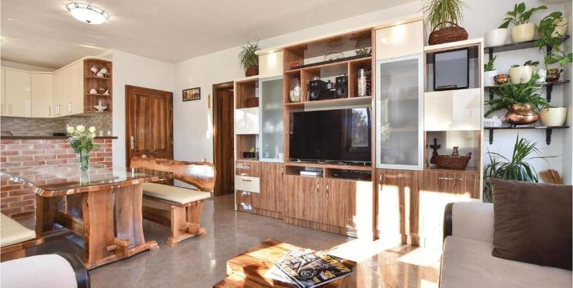 Holiday home Beautiful Home In Split With 4 Bedrooms, Jacuzzi And Wifi