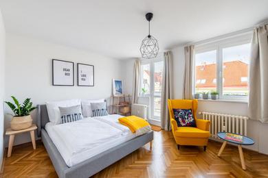 Apartments BRIGHT CHARMING Apt with TERRACE, PARKING & AirCo.