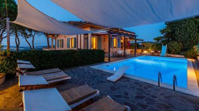Вилла Villa delle Rose - Modern design, pool & AirCO