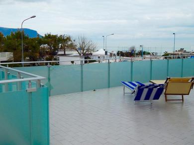 Apartments M146 - Marcelli, bilocale fronte mare con ampio terrazzo
