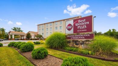 Hotel Best Western Plus Crossroads Inn & Suites