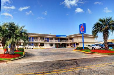 Hotel Motel 6-Slidell, LA - New Orleans