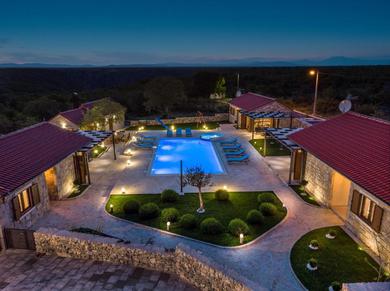 Villa New! Promina luxury villa with 72sqm Heated Pool, Jacuzzi, Infrared Sauna, Tennis court, Media room