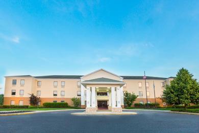 Отель Holiday Inn Express & Suites Burlington - Mount Holly, an IHG Hotel