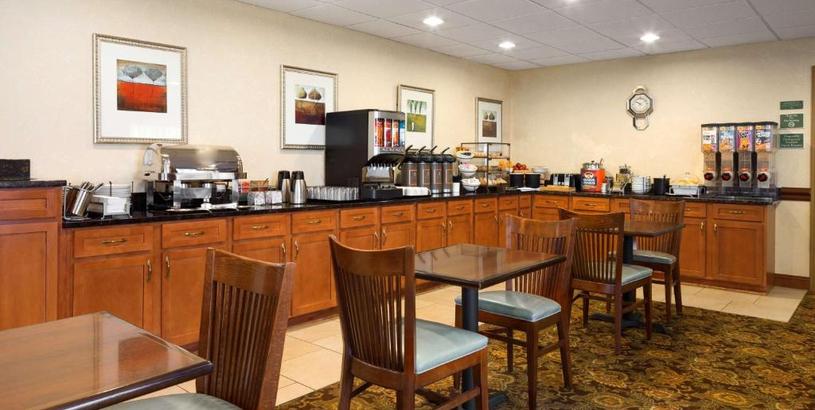 Hotel Country Inn & Suites by Radisson, Toledo South, OH