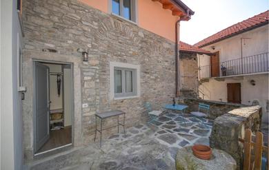 Nice home in Albagnano di Bee with WiFi and 2 Bedrooms