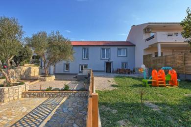 Holiday home Family friendly house with a parking space Kolan, Pag - 18621