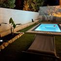 Апартаменты Charmant rez de villa avec piscine privée