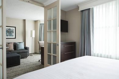 Отель Chicago Marriott Suites Downers Grove