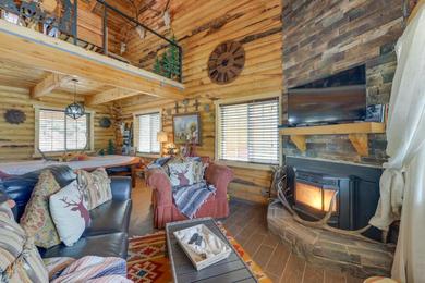 Hotel Remote Mountain Vacation Rental in Wyoming Range!