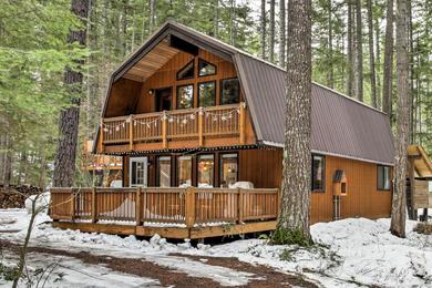 Holiday home Mountain Chalet with Hot Tub by Cle Elum Lake!