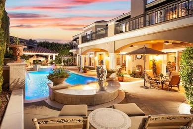 Вилла Luxury Villa with Pool, Spa, Fitness & Movie Room