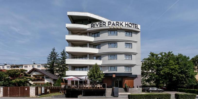 Отель Hotel River Park
