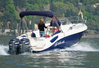 Ботель como lake private boat tour