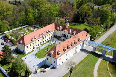 Отель Schloss Haindorf