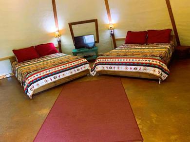 Luxury tent Sitting Bull Tipis 6 on Guadalupe River