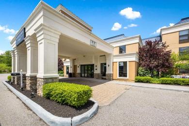 Отель The Crossroads Hotel - Newburgh, Ascend Hotel Collection